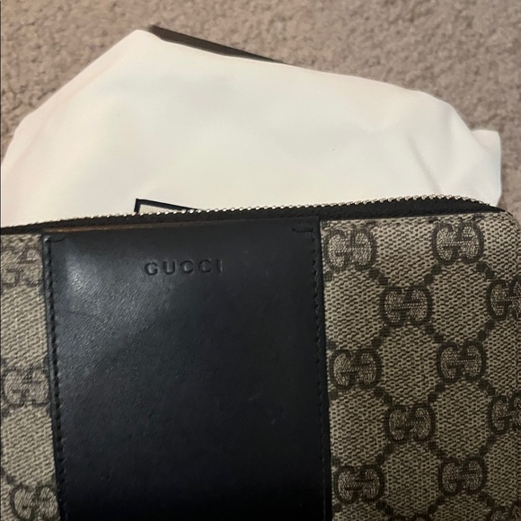 Authentic Gucci Wallet - Picture 3 of 8